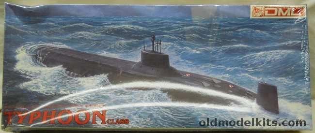 DML 1/350 Typhoon Class Nuclear Powered Ballistic Missile Submarine, 1001 plastic model kit